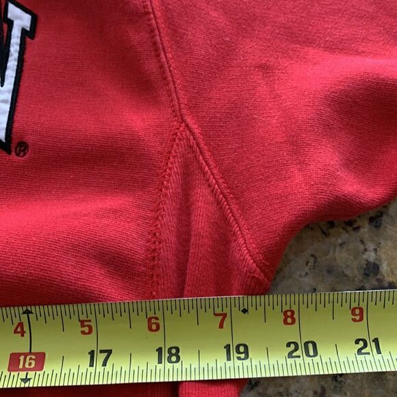WISCONSIN BADGERS Sweatshirt Red Pullover Hoodie Mens Small Steve Barrys - Picture 7 of 8